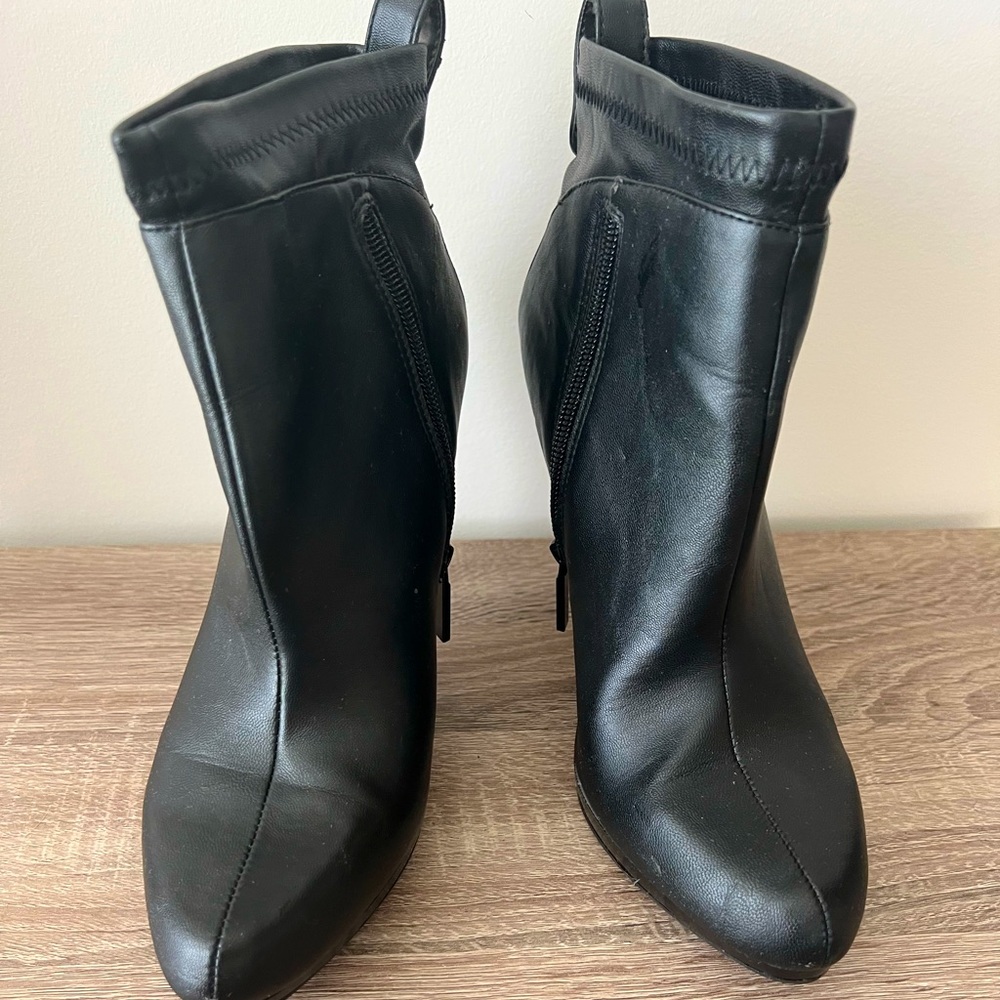 Nine West NWBETHERE Black booties